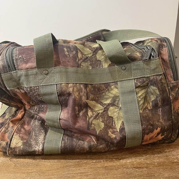 Magnum Camo 19" Hunting Fishing Range Field Gear Duffle Utility Bag Multi Pocket - Picture 14 of 16